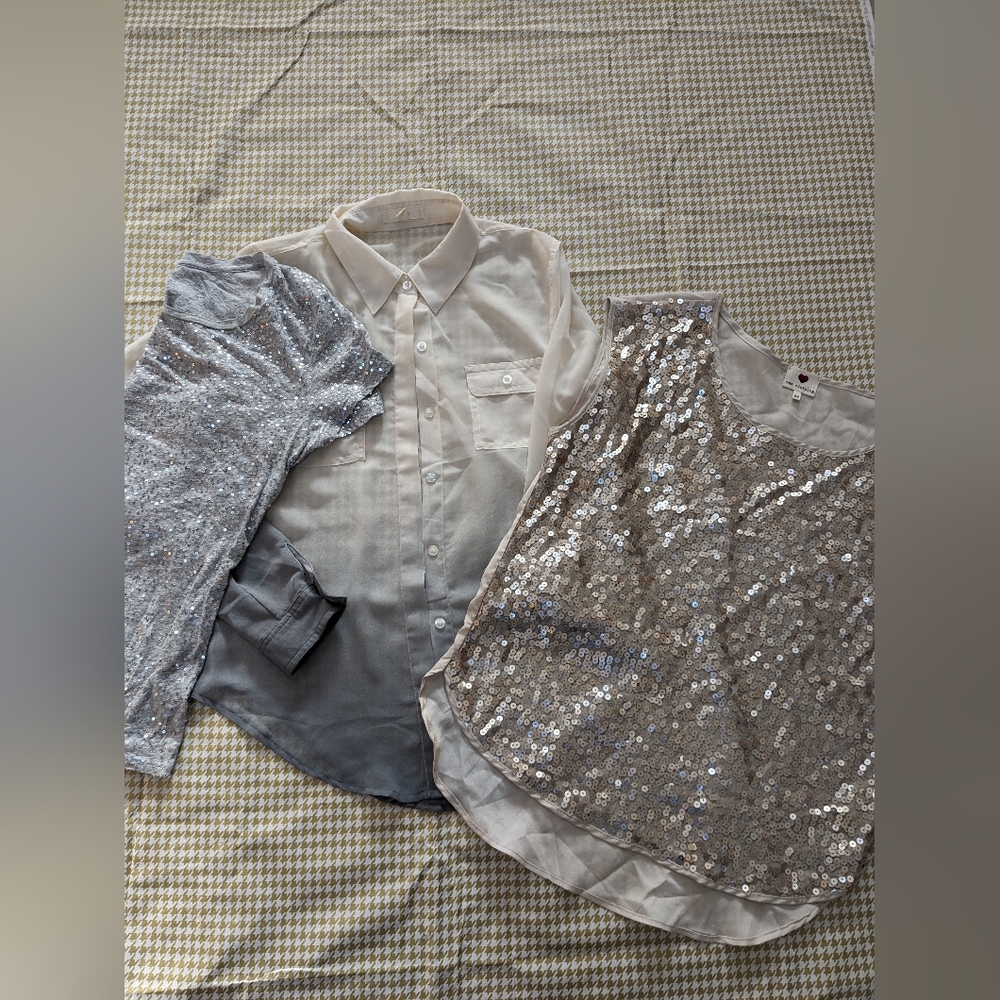 Lot of 3 tops Calvin Klein, One Clothing and Pearl size medium.
